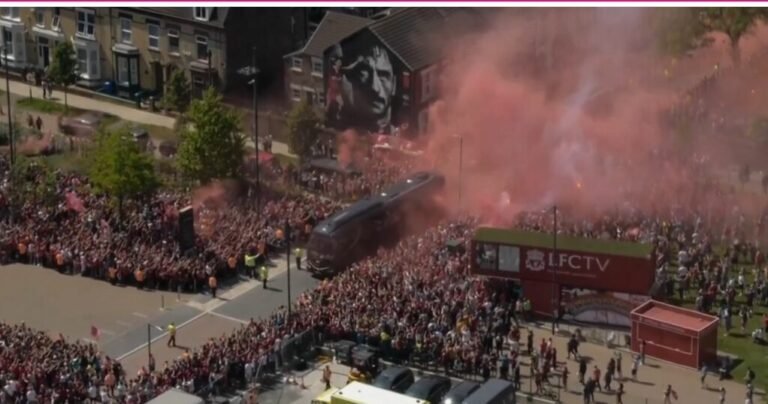 Jurgen Kloppit i bëhet pritje e madhe jashtë stadiumit “Anfield”